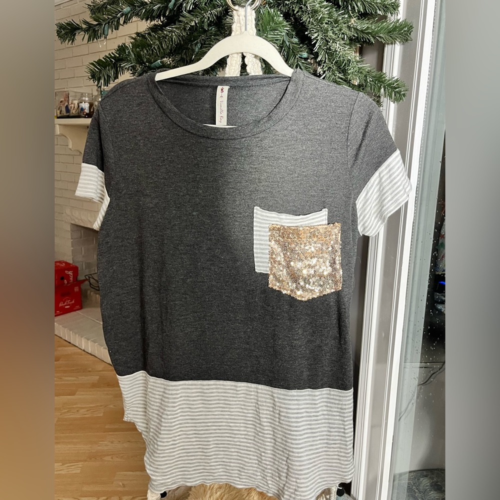 VANILLA BAY gray Boutique T-shirt with sequin pocket | Size M
